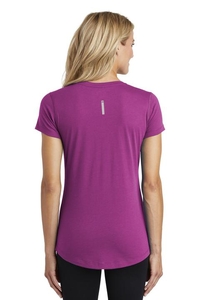 LOE337 - OGIO ENDURANCE Ladies Peak V-Neck Tee